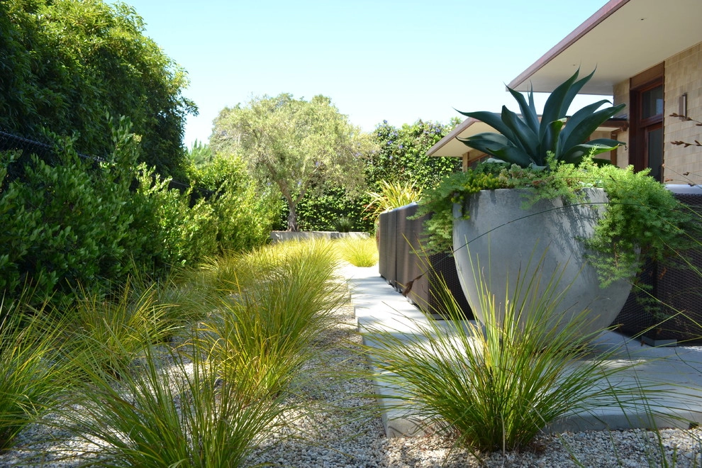 Montecito Zen by Jeffrey Gordon Smith Landscape Architecture - Photo 19
