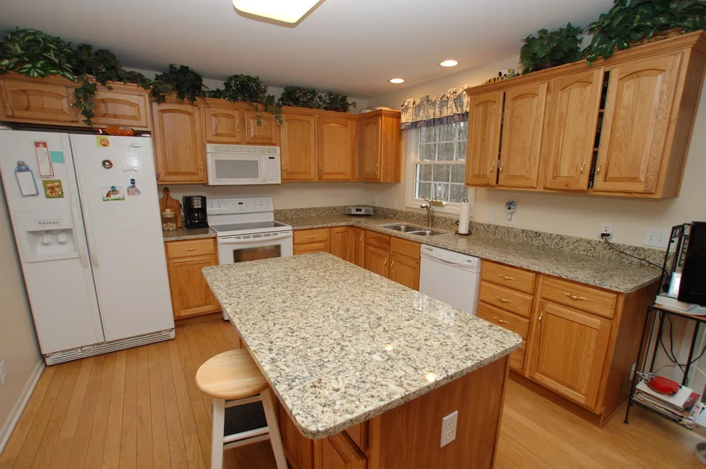 Midland, MI Countertop Replacement Services by Tri-City Remodeling & Nowak Cabinets - Photo 4