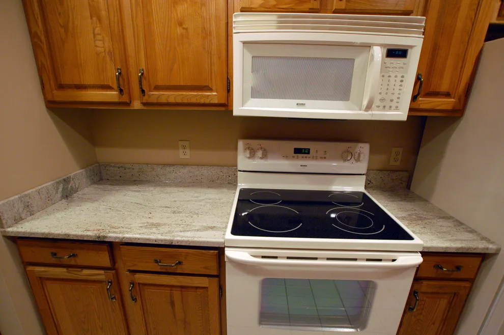 Midland, MI Countertop Replacement Services by Tri-City Remodeling & Nowak Cabinets - Photo 6
