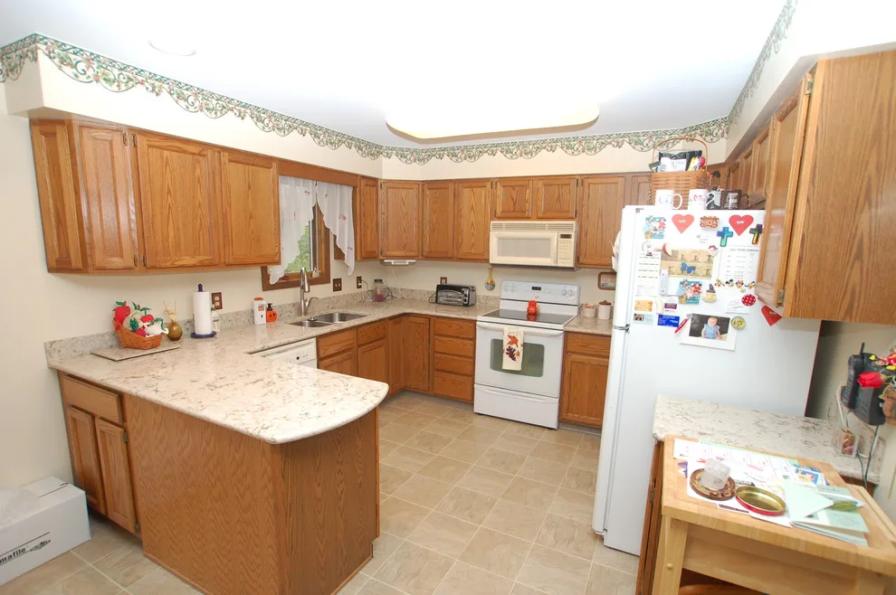 Midland, MI Countertop Replacement Services by Tri-City Remodeling & Nowak Cabinets - Photo 2