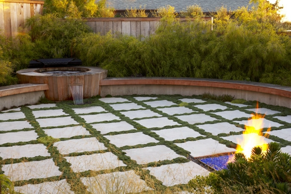 Japanese Cottage by Jeffrey Gordon Smith Landscape Architecture - Photo 4