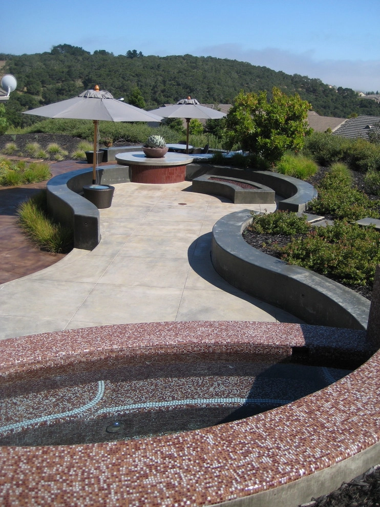 Curvalicious by Jeffrey Gordon Smith Landscape Architecture - Photo 13