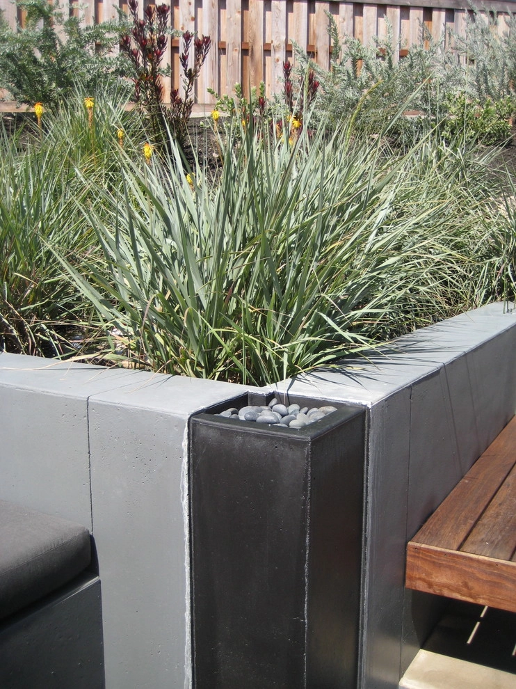 Mod Med by Jeffrey Gordon Smith Landscape Architecture - Photo 19