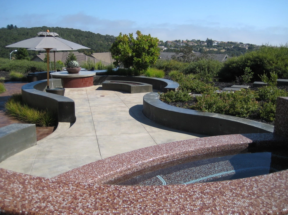 Curvalicious by Jeffrey Gordon Smith Landscape Architecture - Photo 3