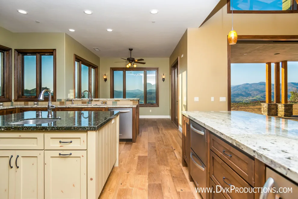 Artisan Tailored Residence by Freeman Builders Inc. - Photo 9