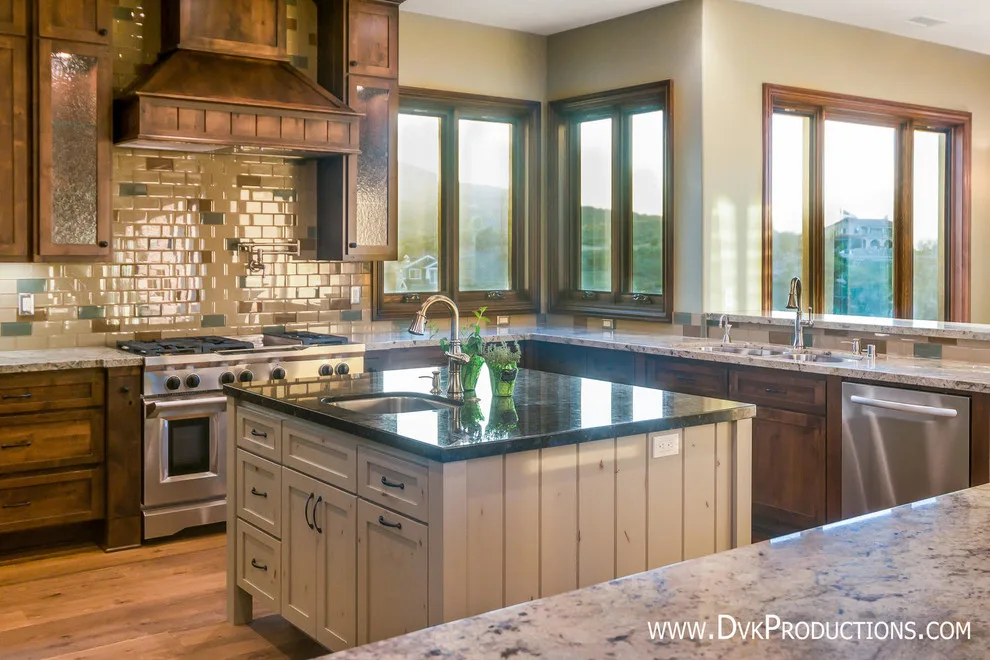 Artisan Tailored Residence by Freeman Builders Inc. - Photo 15