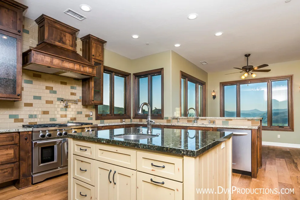 Artisan Tailored Residence by Freeman Builders Inc. - Photo 36