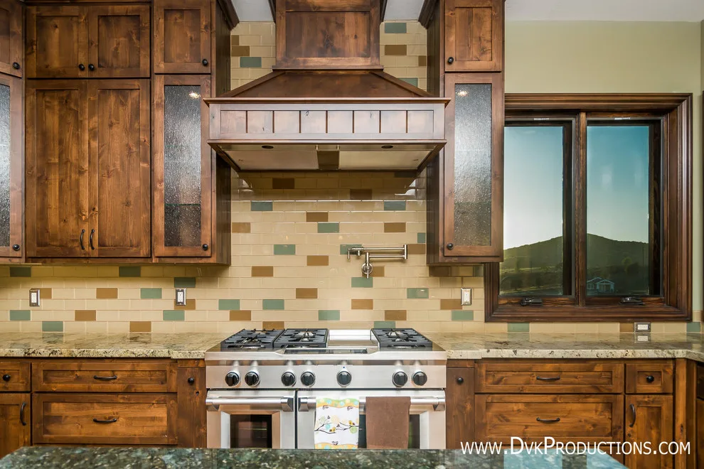 Artisan Tailored Residence by Freeman Builders Inc. - Photo 4