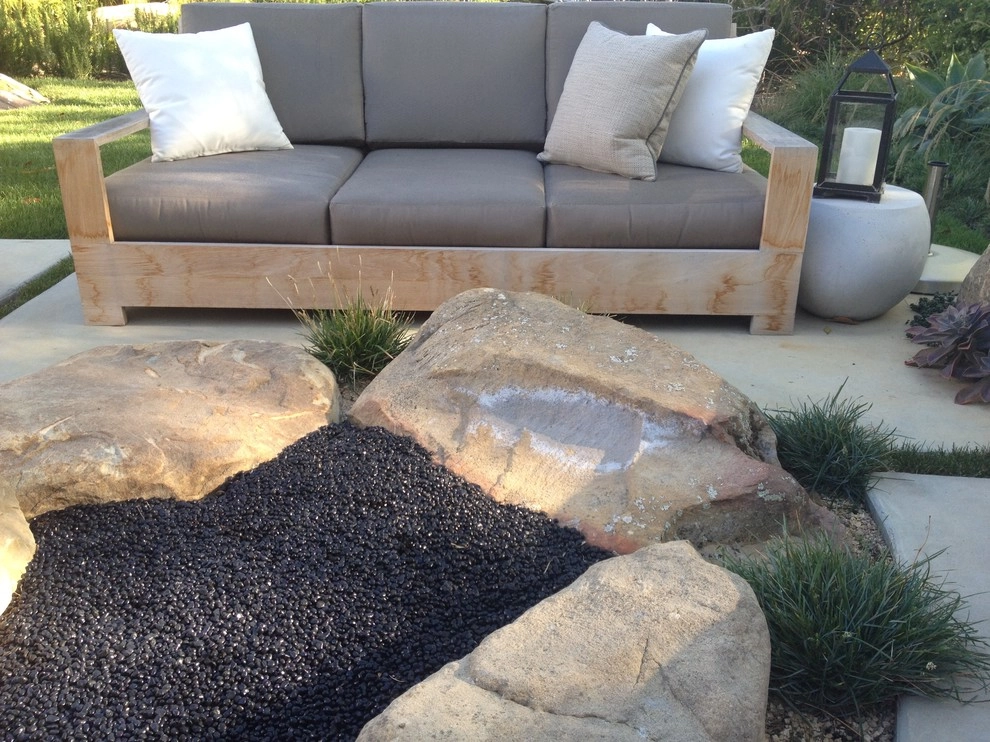 Santa Barbara Modern Ranch by Jeffrey Gordon Smith Landscape Architecture - Photo 4