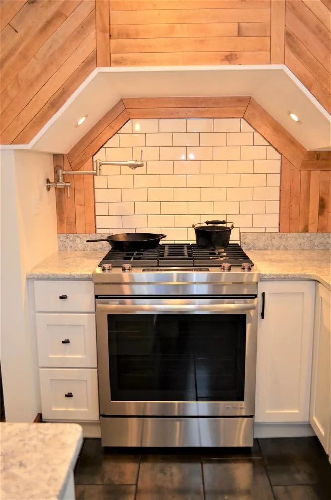 Rustic White Farmhouse Kitchen - Haas Signature Collection by Haas Cabinets - Photo 11