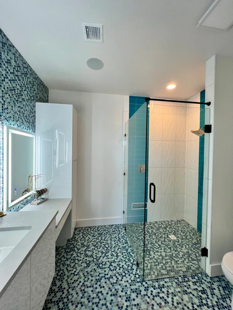 Restroom and Shower Collection by Blanco Flooring And Remodeling - Photo 5