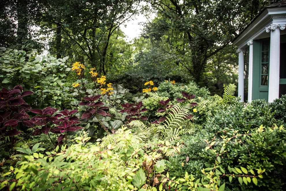 Jonathan Hildreth House by John De Lellis Gardens - Photo 11