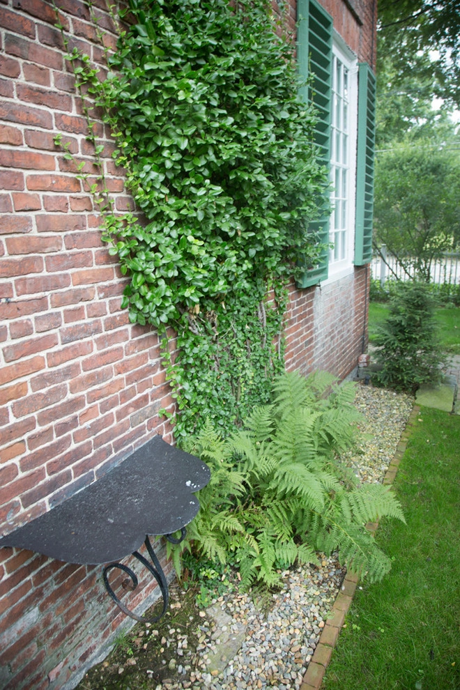 Jonathan Hildreth House by John De Lellis Gardens - Photo 9