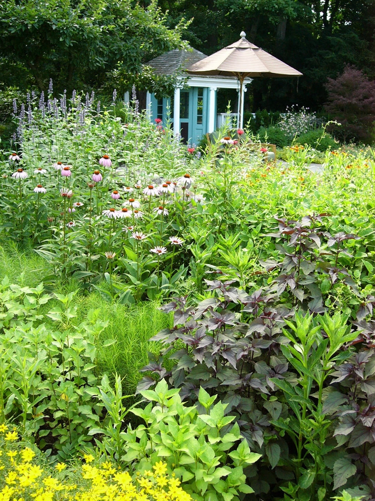 Jonathan Hildreth House by John De Lellis Gardens - Photo 28