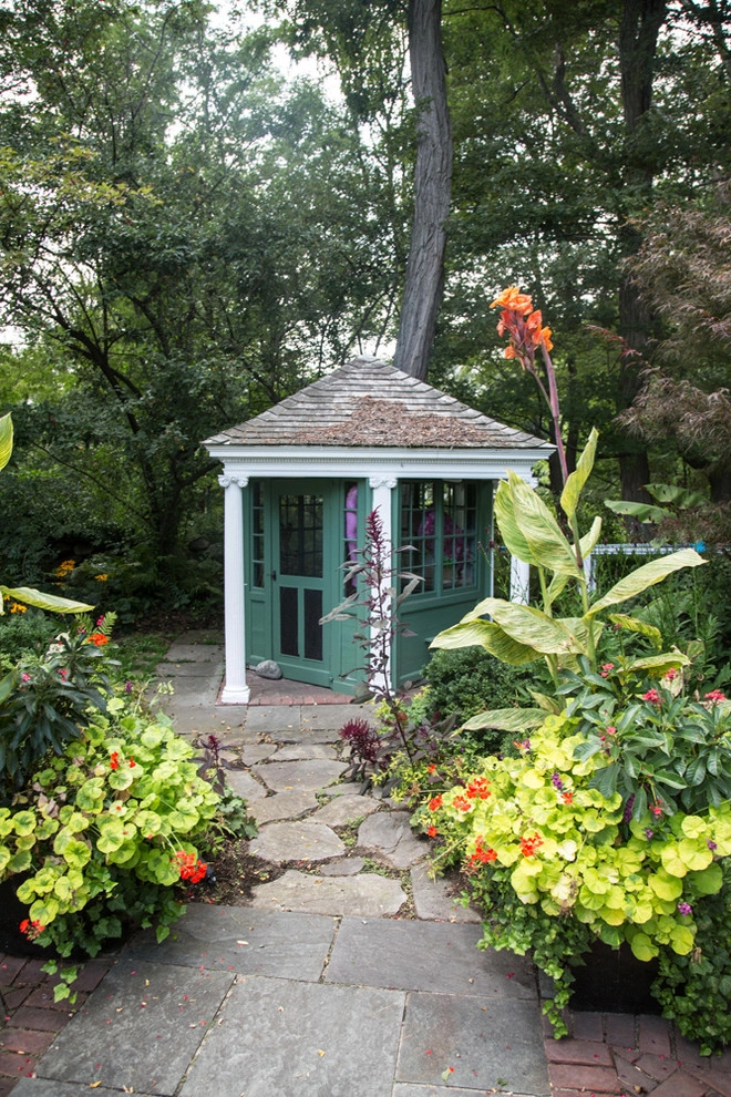 Jonathan Hildreth House by John De Lellis Gardens - Photo 10