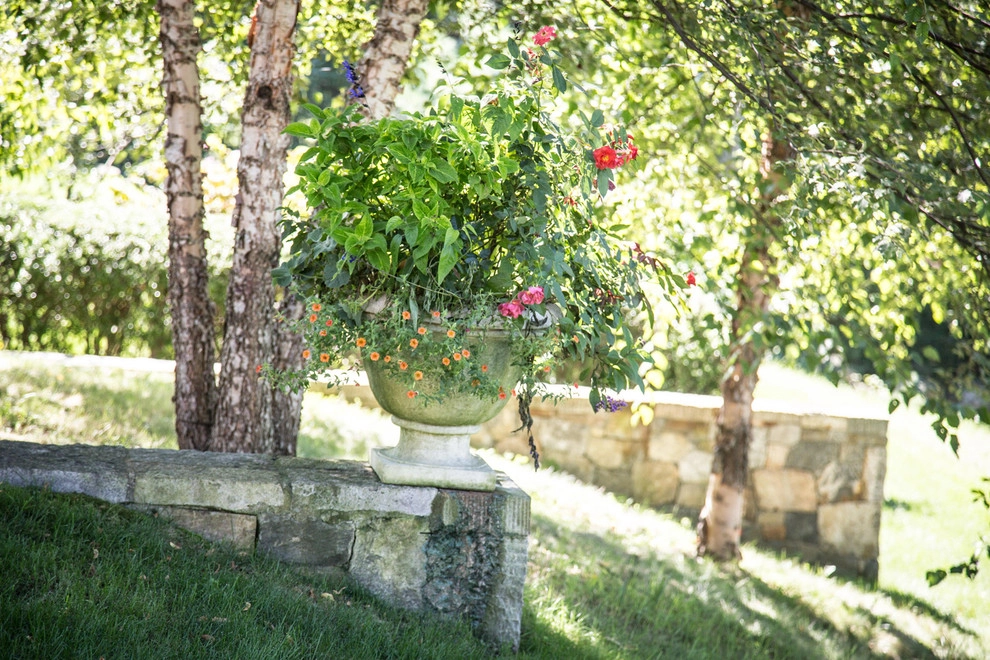 Punkatasset Hill by John De Lellis Gardens - Photo 28