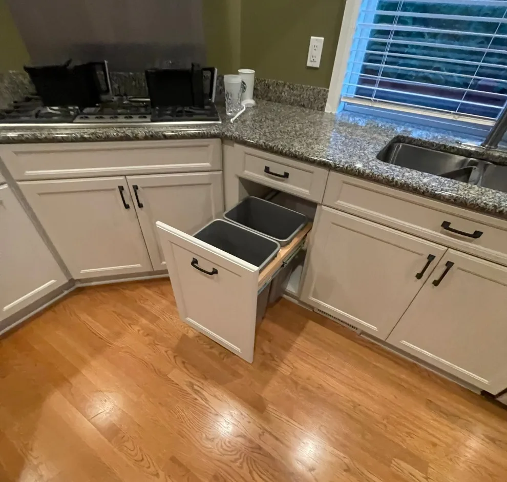 Emerald City Custom Cabinets - Photo 3
