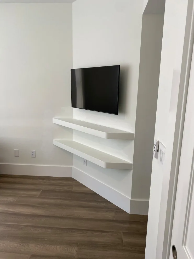 Bespoke desk and shelf design by Italian PNR Group - Photo 4