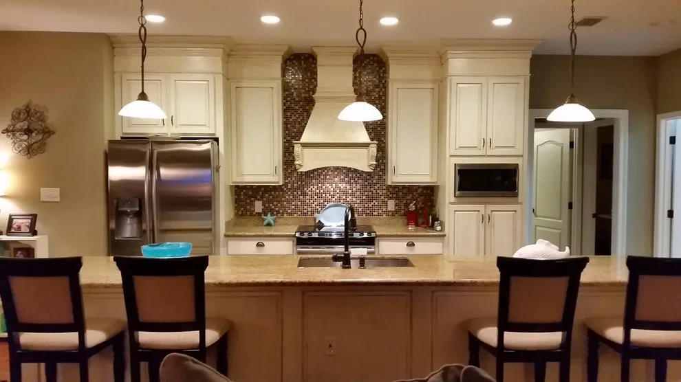 Laurelwood Custom Home by Lombardo's Construction & Remodeling Inc. - Photo 3