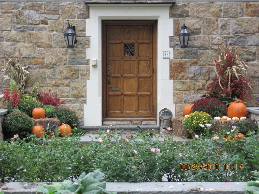 holiday decorating by Joseph Bulfamante And Son Landscape Design/Build - Photo 20