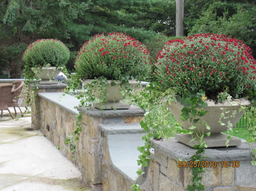 holiday decorating by Joseph Bulfamante And Son Landscape Design/Build - Photo 18