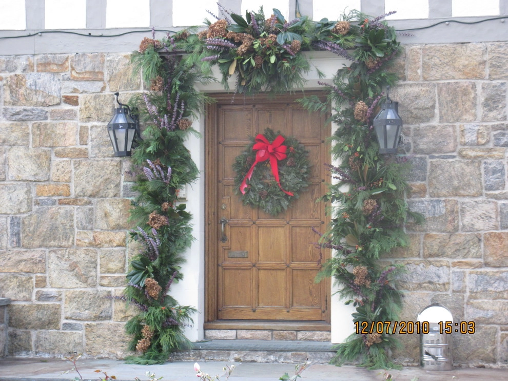 holiday decorating by Joseph Bulfamante And Son Landscape Design/Build - Photo 10