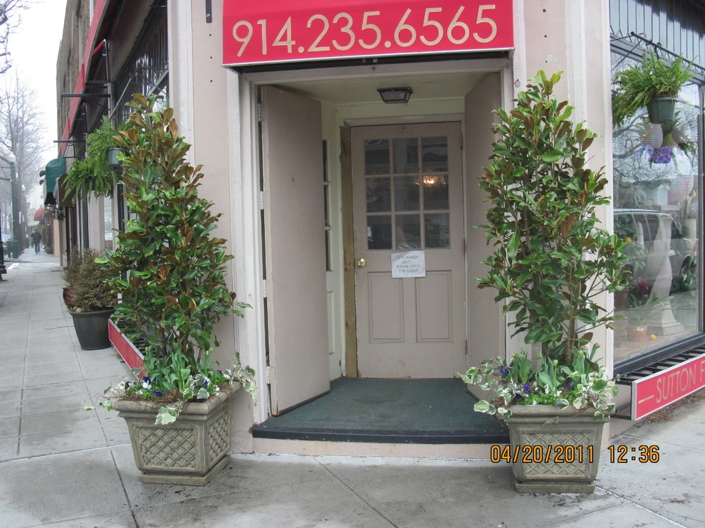 holiday decorating by Joseph Bulfamante And Son Landscape Design/Build - Photo 3
