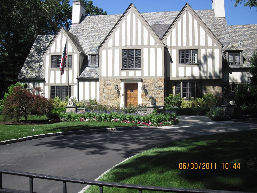 Pelham manor Ny by Joseph Bulfamante And Son Landscape Design/Build - Photo 3