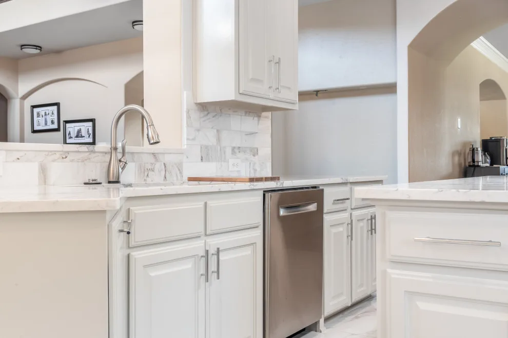 Dallas Bathroom & Kitchen Remodeling - Photo 9