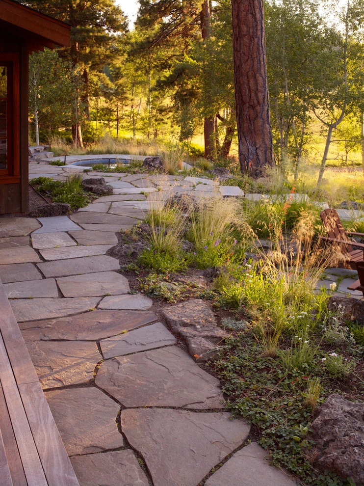 Black Butte Residence by JP Stone Contractors, Inc. - Photo 3