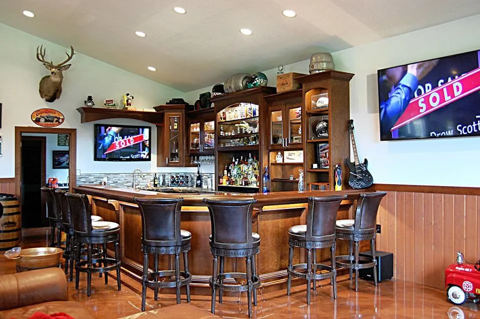 Interior Design Center - Photo 2
