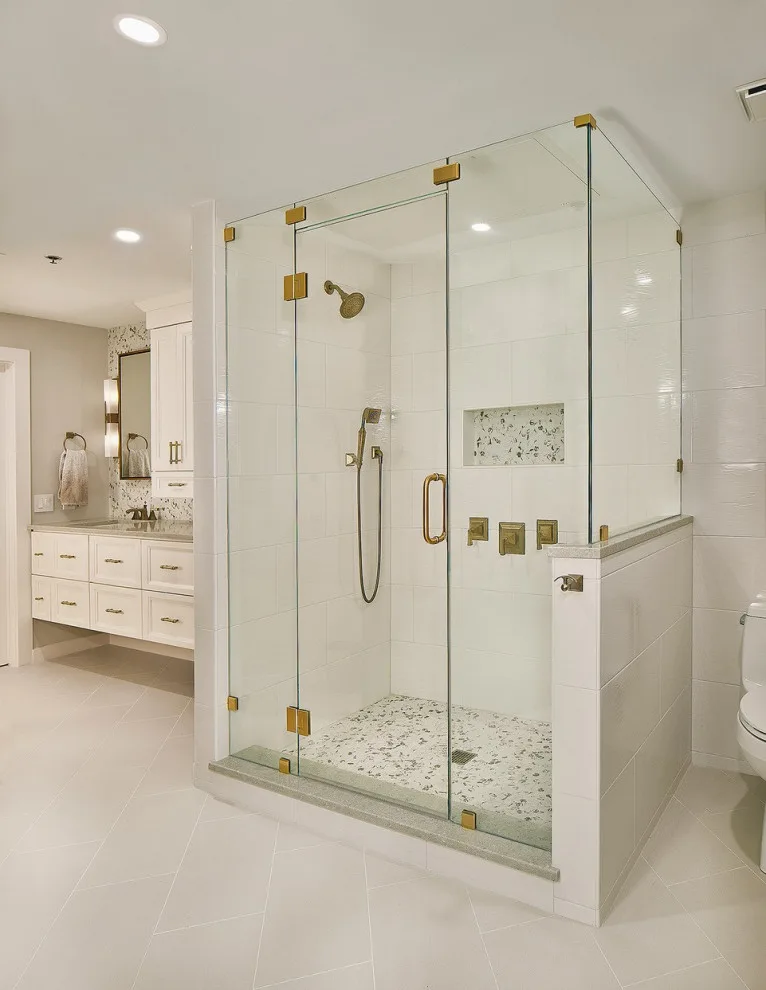 Dallas | Sleek Contemporary Practical Main Bathroom by Kitchen, Bath & Home - Texas - Photo 6