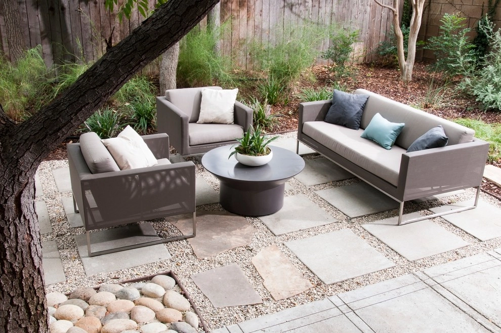 Los Angeles Contemporary Patio by June Scott Design - Photo 2
