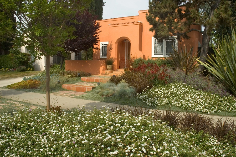 Los Angeles Neighborhood Friendly Garden by June Scott Design - Photo 4