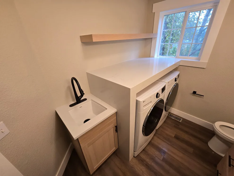 Den and Laundry Area by Bellinghamhomeworks - Photo 8