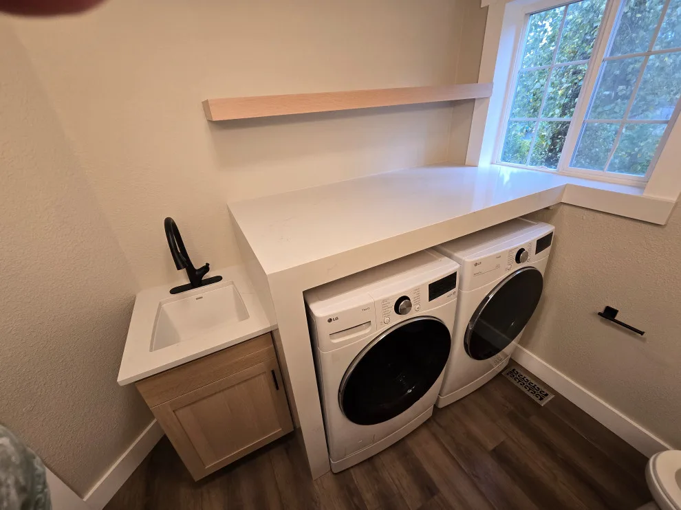 Den and Laundry Area by Bellinghamhomeworks - Photo 5