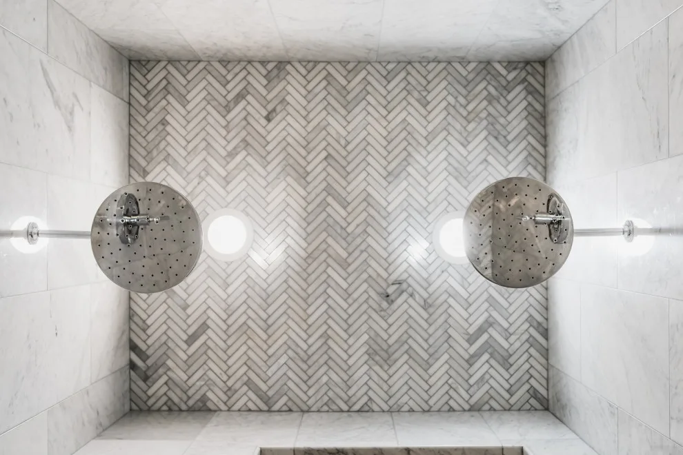 Enduring Primary Bathroom Renovation - South Hampton, Houston by Analog HTX - Photo 2