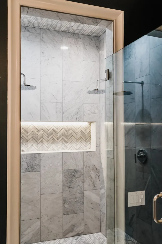 Enduring Primary Bathroom Renovation - South Hampton, Houston by Analog HTX - Photo 5