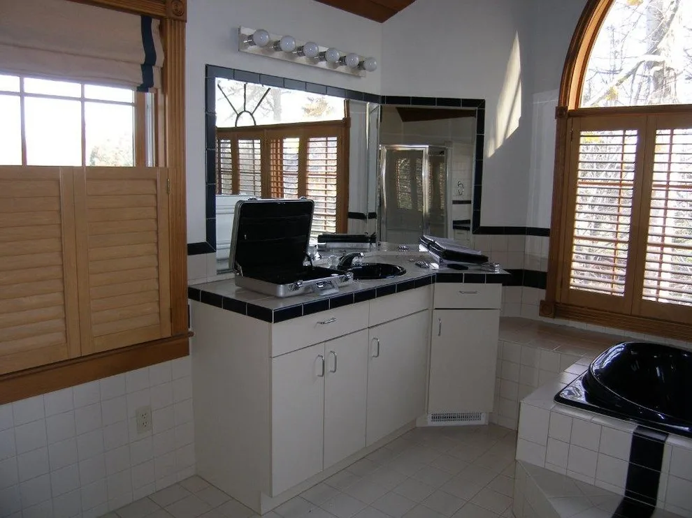 Devonshire Primary Bathroom by DHM Remodeling - Photo 11