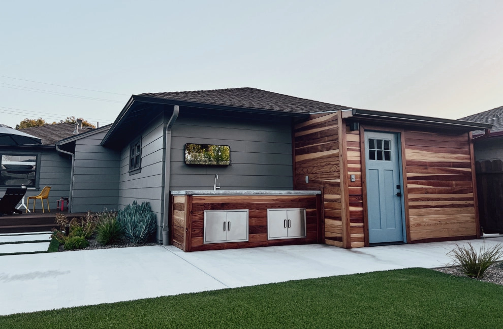 Award Winning Turf Haven Home by K & D Landscaping, Inc. - Photo 4