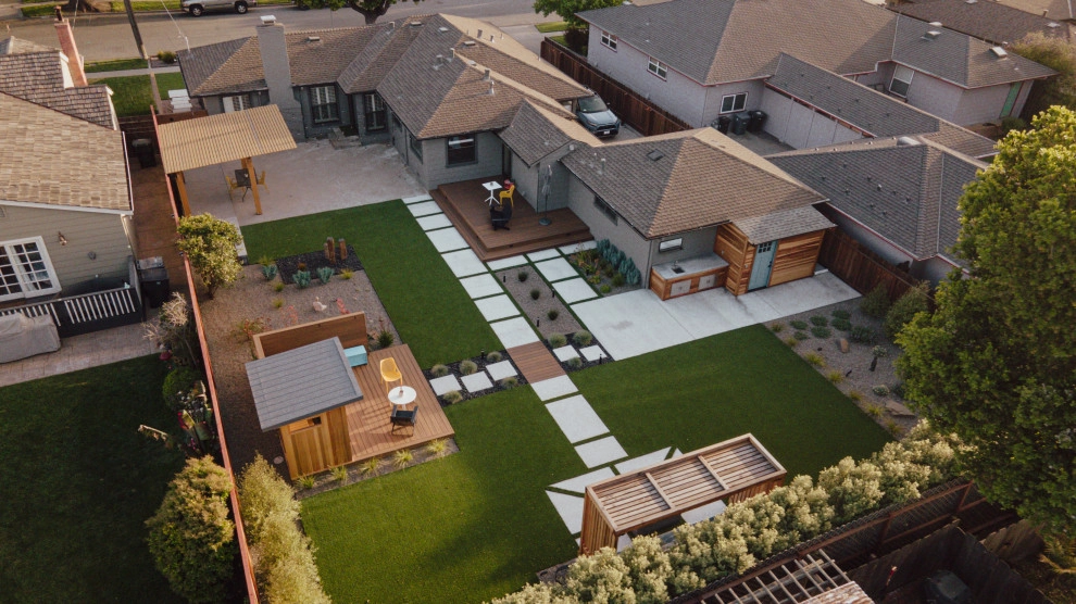 Award Winning Turf Haven Home by K & D Landscaping, Inc. - Photo 7