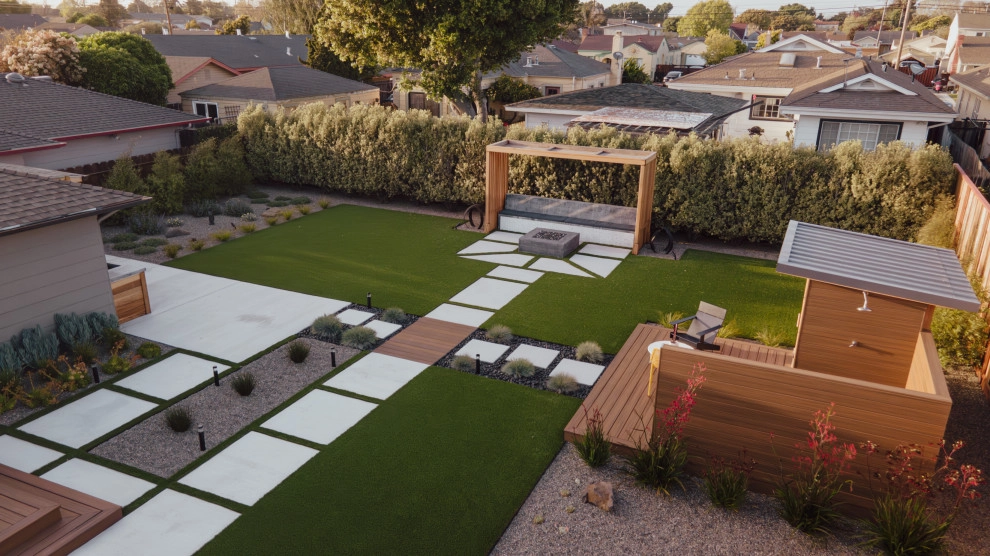 Award Winning Turf Haven Home by K & D Landscaping, Inc. - Photo 8