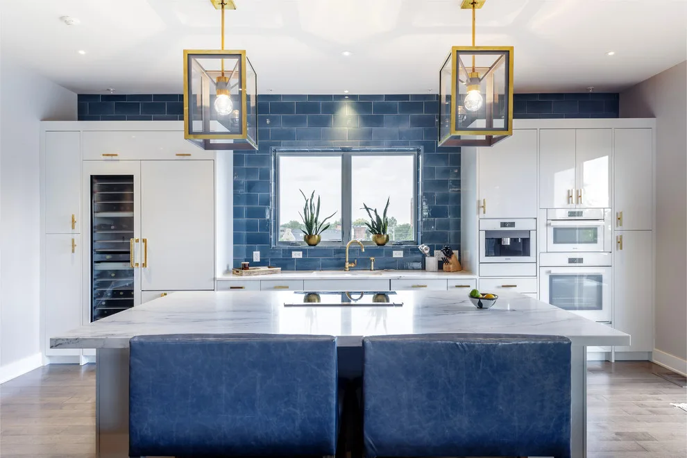 Urban Condo - Glossy White Kitchen by Trillium Cabinet Company - Photo 3