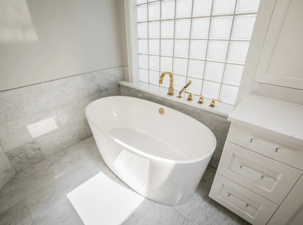Kirkland Downtown Renovation by Remont Construction - Photo 6