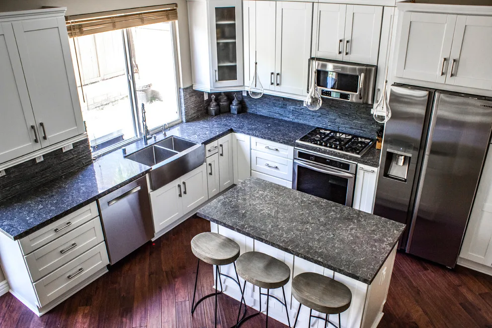 Elegant White Shaker Kitchen in Thousand Oaks by Metropolis Drafting And Construction Inc - Photo 7