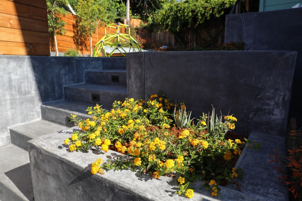 Outdoor Ambience by K & D Landscaping, Inc. - Photo 2