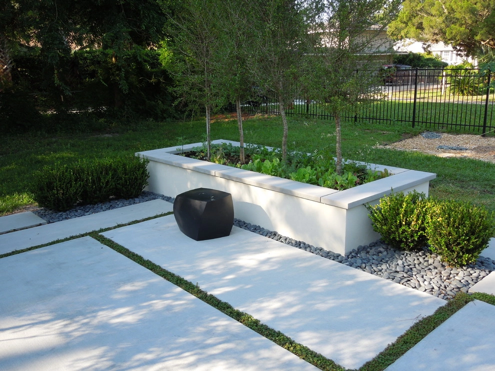 Contemporary Patio by KAPPLE Landscape Design - Photo 7