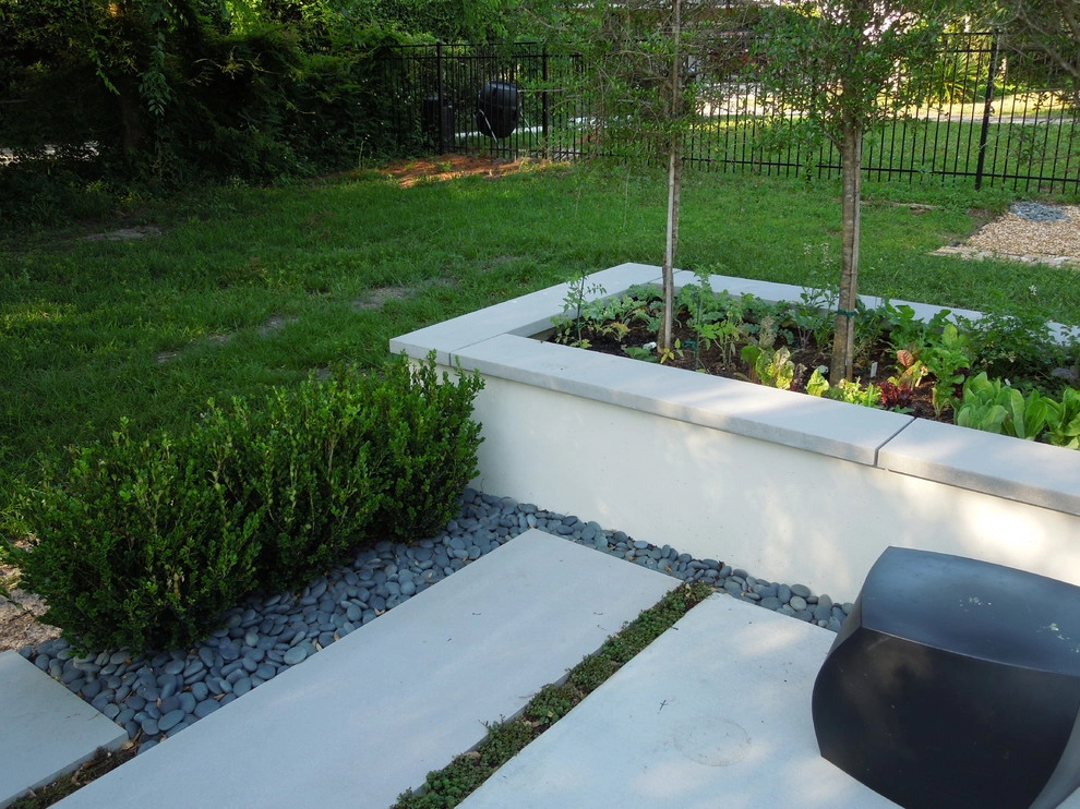 Contemporary Patio by KAPPLE Landscape Design - Photo 9