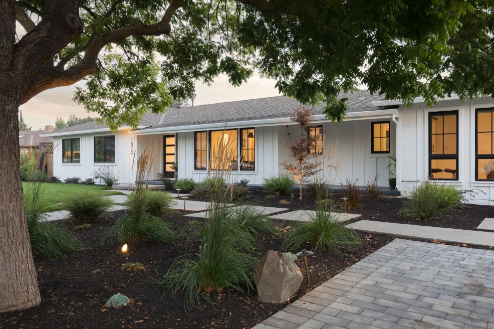 Modern Outdoor Living by Karen Aitken And Associates - Photo 2
