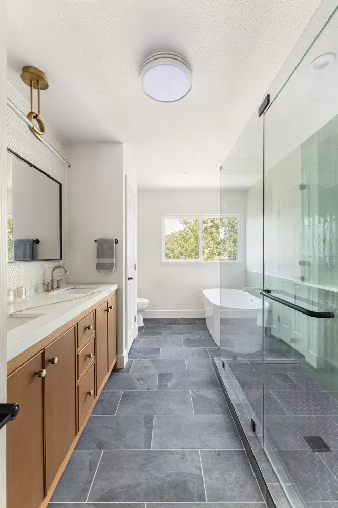 East Austin Bathroom Upgrade by Catalyst Construction, Inc - Photo 4